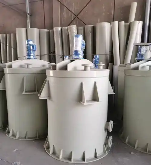 What chemicals are compatible with Lab-Scale PP Reactors?